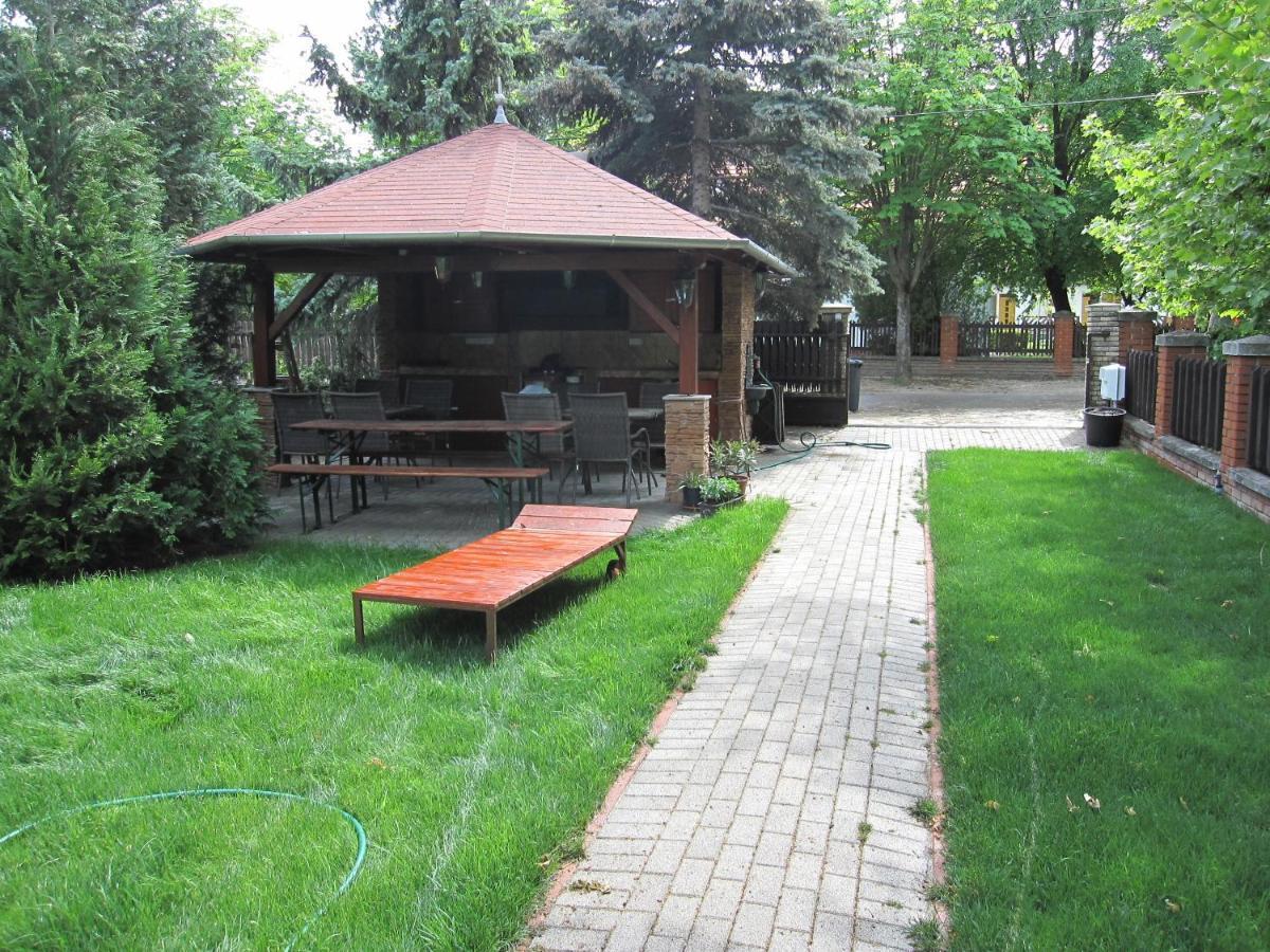 Zrinyi Haz Appartement Szántód Buitenkant foto